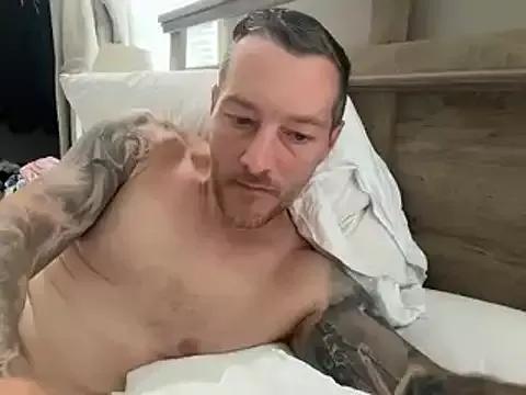 Try our girls live displays and explore the company of endless strippers, with beautiful physiques, vibrating toys and more.