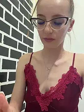 Try our girls live displays and explore the company of endless strippers, with beautiful physiques, vibrating toys and more.