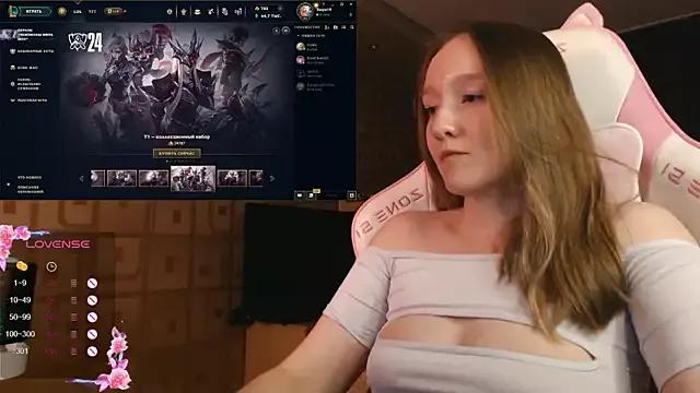 Try our girls live displays and explore the company of endless strippers, with beautiful physiques, vibrating toys and more.