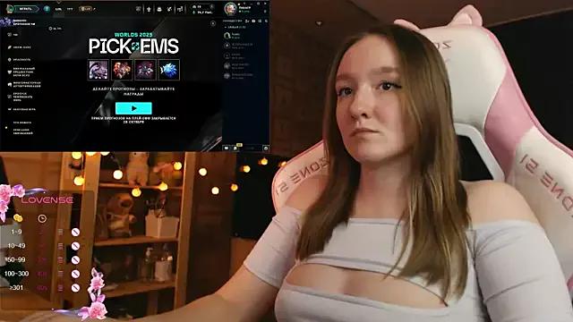 Try our girls live displays and explore the company of endless strippers, with beautiful physiques, vibrating toys and more.