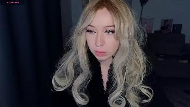 MoranaMissGod from StripChat is Freechat