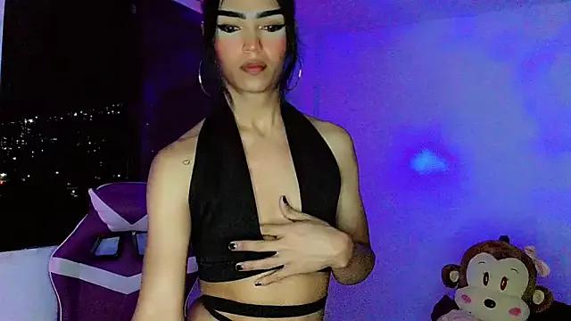 Try our girls live displays and explore the company of endless strippers, with beautiful physiques, vibrating toys and more.