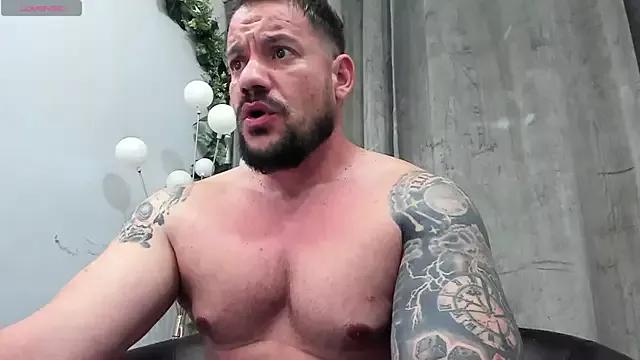 musclemonster31 from StripChat is Freechat