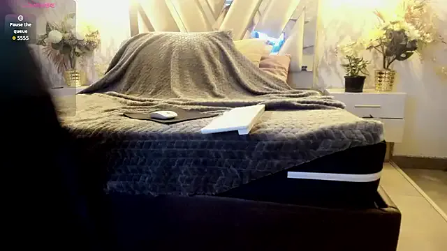 Mysterius_Woman — Playing with my tongue on my heels