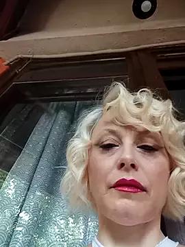 Try our girls live displays and explore the company of endless strippers, with beautiful physiques, vibrating toys and more.