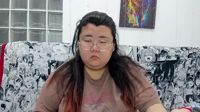 Nadine_asian from StripChat is Freechat