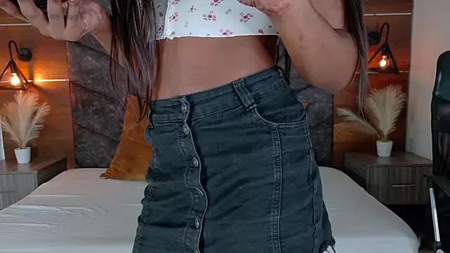 Try our girls live displays and explore the company of endless strippers, with beautiful physiques, vibrating toys and more.