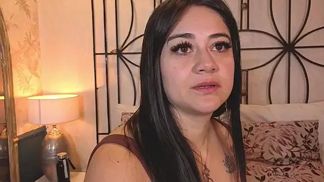 Try our girls live displays and explore the company of endless strippers, with beautiful physiques, vibrating toys and more.