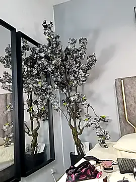 Nahomycarterr — finger in my pussy