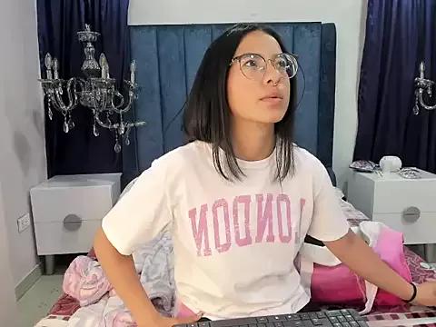 Nai_Blue from StripChat is Freechat