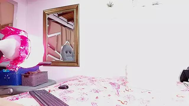 naia_blessed from StripChat is Freechat