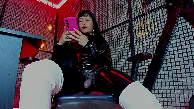 NAILAHARD — BE MINE