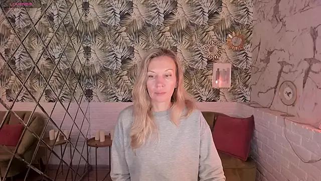 Try our girls live displays and explore the company of endless strippers, with beautiful physiques, vibrating toys and more.