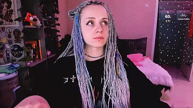 Try our girls live displays and explore the company of endless strippers, with beautiful physiques, vibrating toys and more.