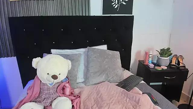 nanny__cute from StripChat is Freechat
