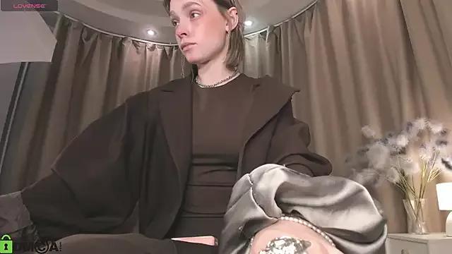 Try our girls live displays and explore the company of endless strippers, with beautiful physiques, vibrating toys and more.