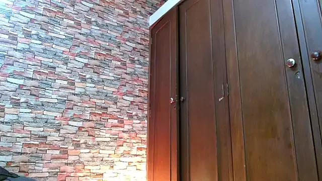 naomi_campbel_ from StripChat is Freechat