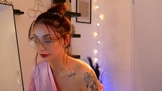 Naomii20__ — shirt off