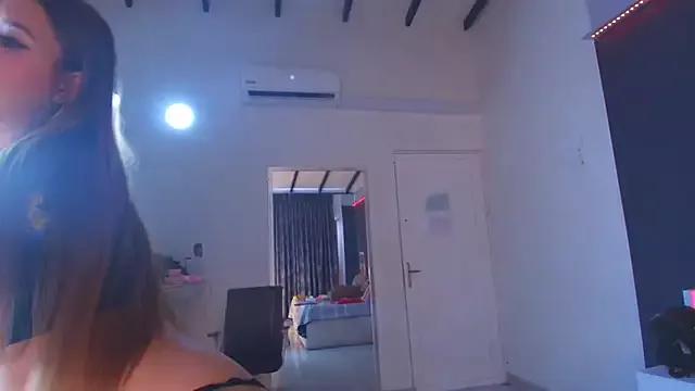NaomiKiro from StripChat is Freechat