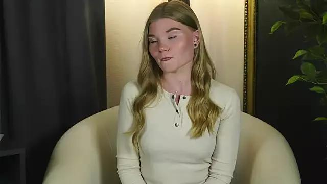 NaomiMuhs from StripChat is Freechat