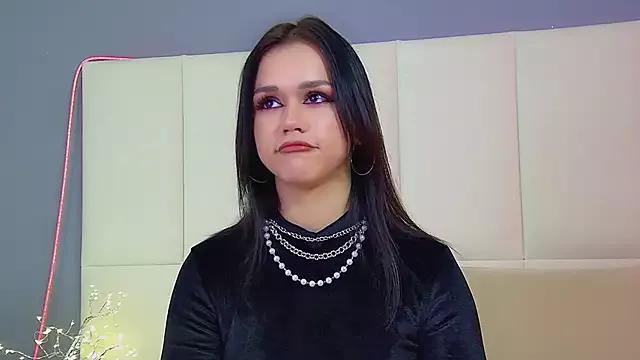 NaomiShannonn from StripChat is Freechat