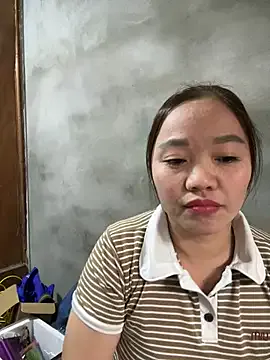 Naoo_Chan01 — Show feet