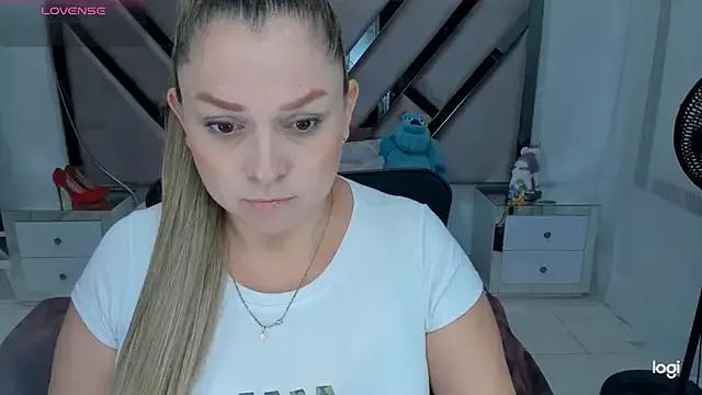 natalia5560 from StripChat is Freechat