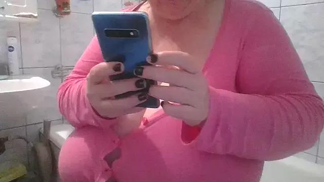 Try our girls live displays and explore the company of endless strippers, with beautiful physiques, vibrating toys and more.