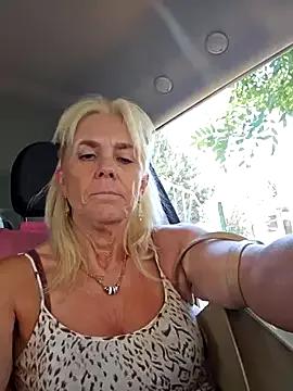 Try our girls live displays and explore the company of endless strippers, with beautiful physiques, vibrating toys and more.