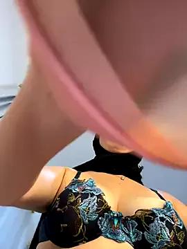 Try our girls live displays and explore the company of endless strippers, with beautiful physiques, vibrating toys and more.
