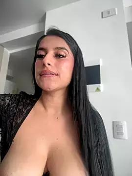 Try our girls live displays and explore the company of endless strippers, with beautiful physiques, vibrating toys and more.