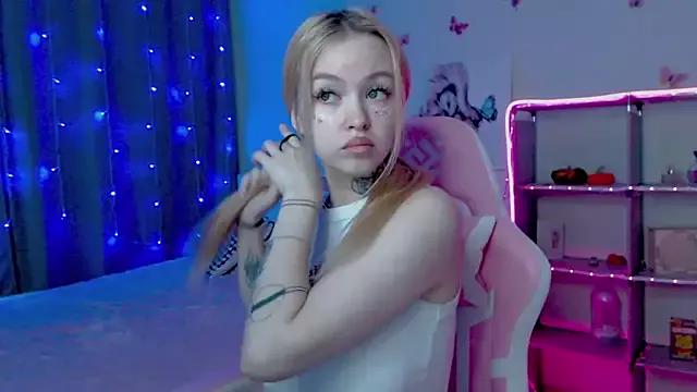 Try our girls live displays and explore the company of endless strippers, with beautiful physiques, vibrating toys and more.