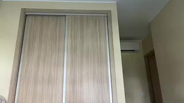 Try our girls live displays and explore the company of endless strippers, with beautiful physiques, vibrating toys and more.