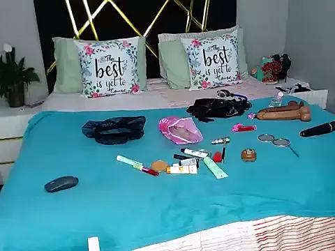 Try our girls live displays and explore the company of endless strippers, with beautiful physiques, vibrating toys and more.