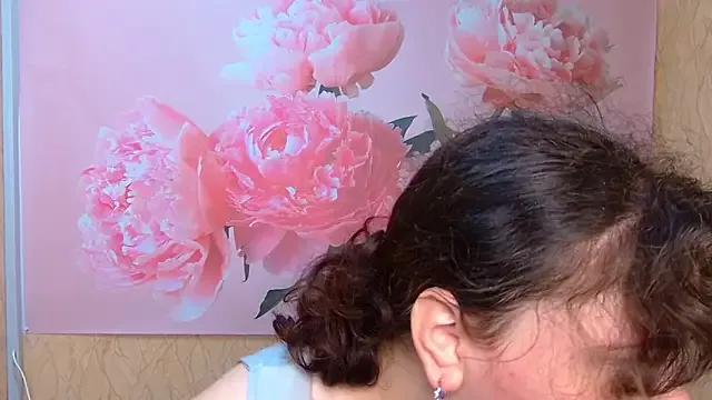 NeonilaLisova from StripChat is Freechat