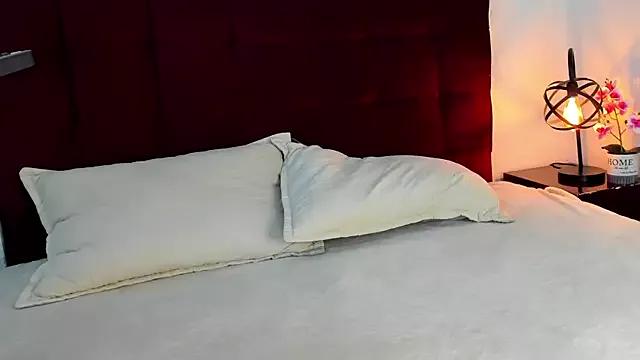 Nessa2905 from StripChat is Freechat