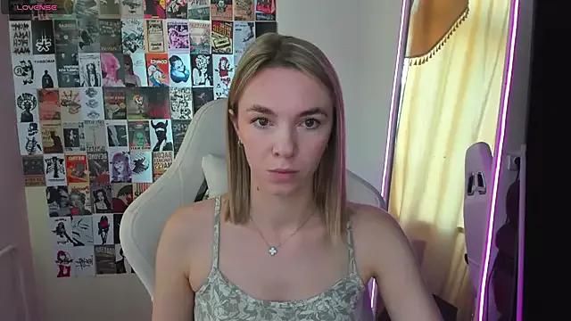 NessaDiazz from StripChat is Freechat