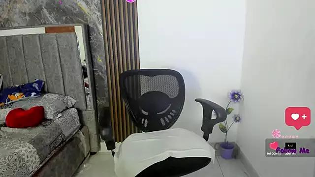 nicol_jone1 from StripChat is Freechat
