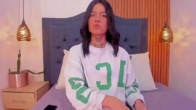 Nicol_reyez from StripChat is Freechat