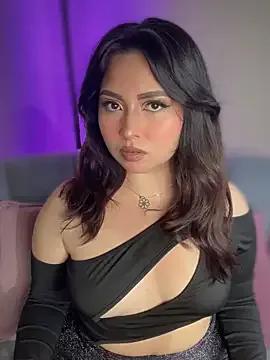 Try our girls live displays and explore the company of endless strippers, with beautiful physiques, vibrating toys and more.
