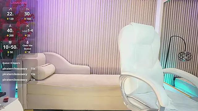 NicoleCrawft from StripChat is Freechat