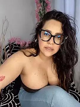 Try our girls live displays and explore the company of endless strippers, with beautiful physiques, vibrating toys and more.