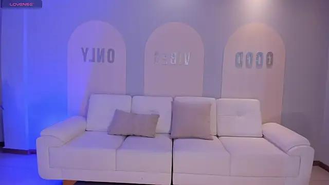 Try our girls live displays and explore the company of endless strippers, with beautiful physiques, vibrating toys and more.