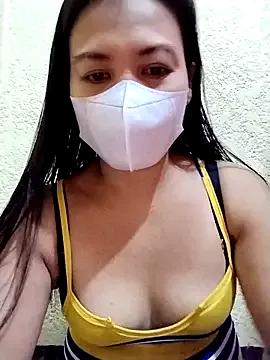 Nicolexx05 from StripChat is Freechat