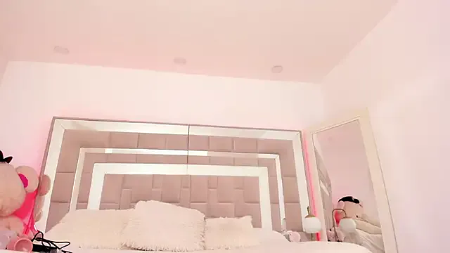 Avatar of Nicolle_foxy