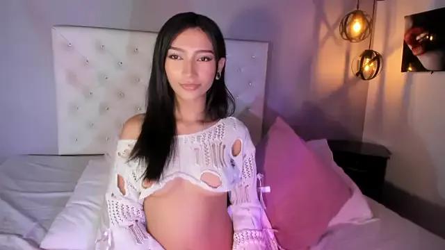 Try our girls live displays and explore the company of endless strippers, with beautiful physiques, vibrating toys and more.
