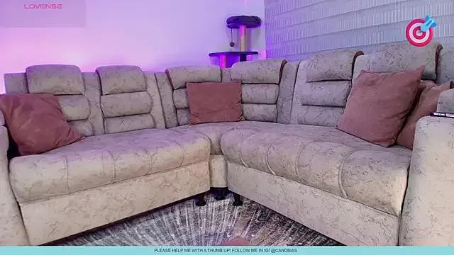 Try our girls live displays and explore the company of endless strippers, with beautiful physiques, vibrating toys and more.