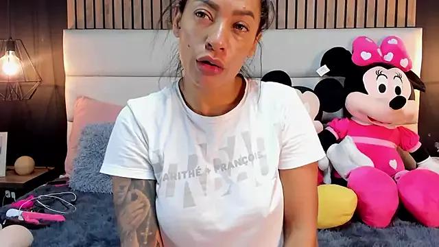 NiicolleMiller from StripChat is Freechat