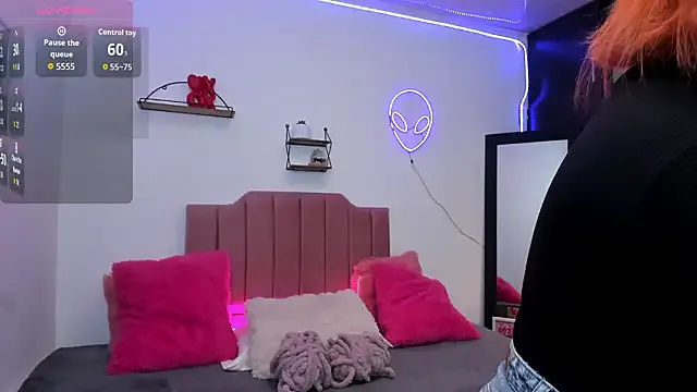 Nina_curves's avatar