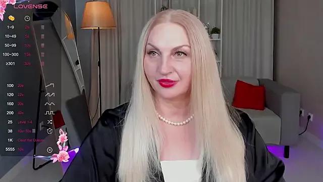 Nina_Devillle from StripChat is Freechat